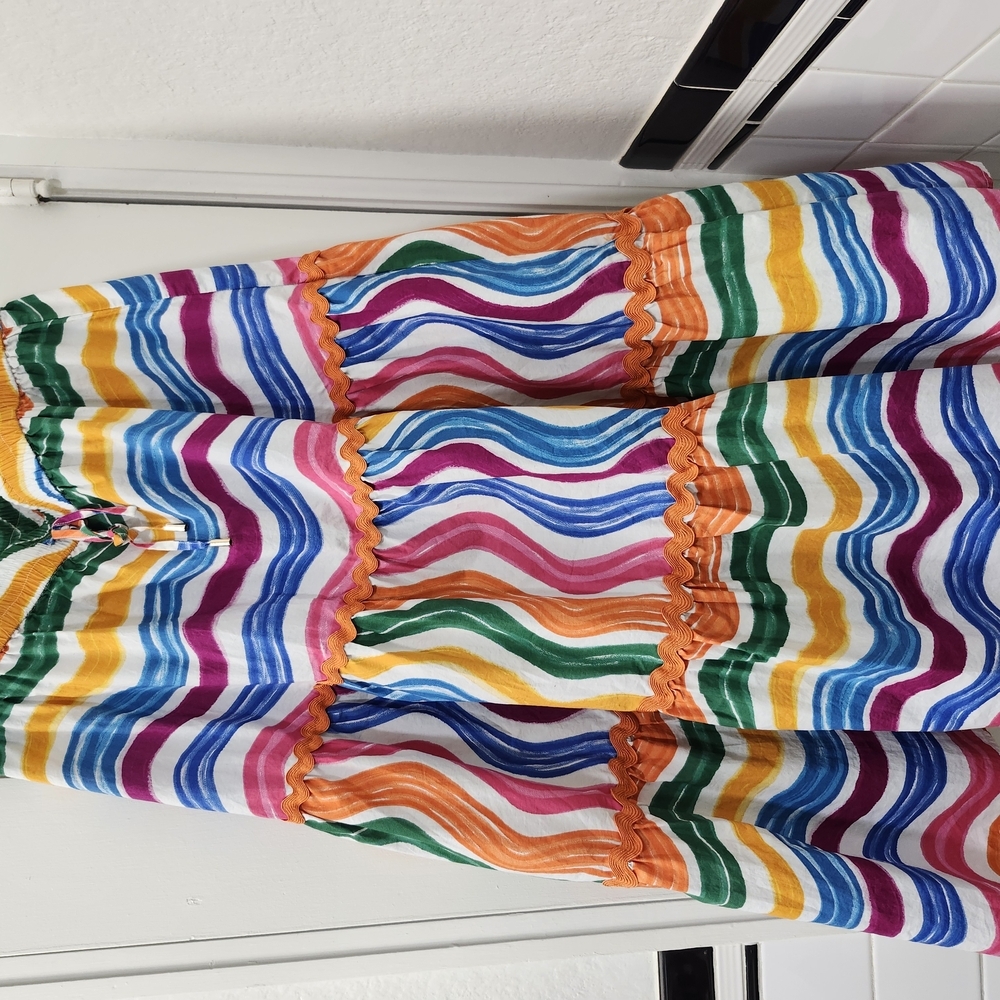 Colorful Wavy Striped Dress - Picture 3 of 4